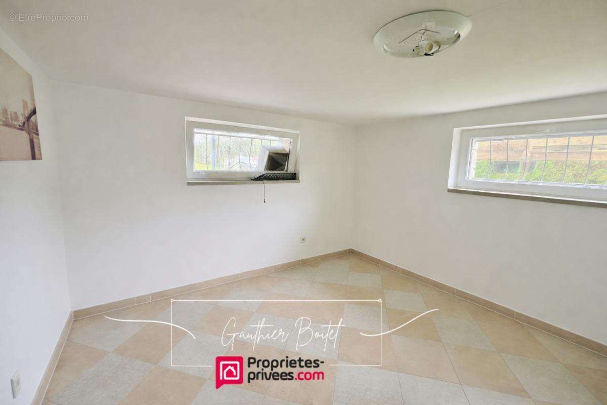 Maison à FONTENAY-TRESIGNY