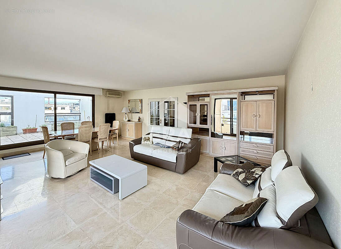 Appartement à LEVALLOIS-PERRET