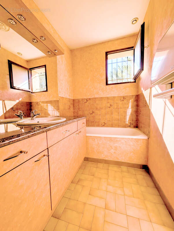 Maison à MOUGINS
