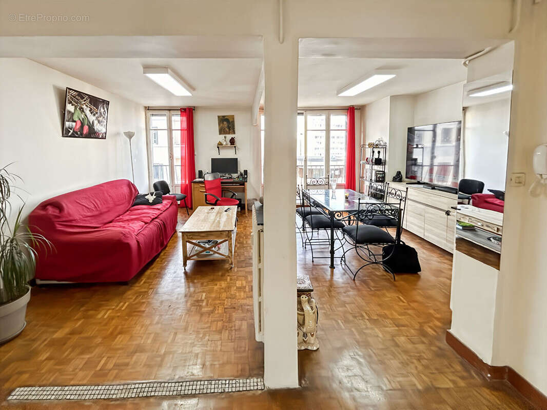 Appartement à MARSEILLE-3E