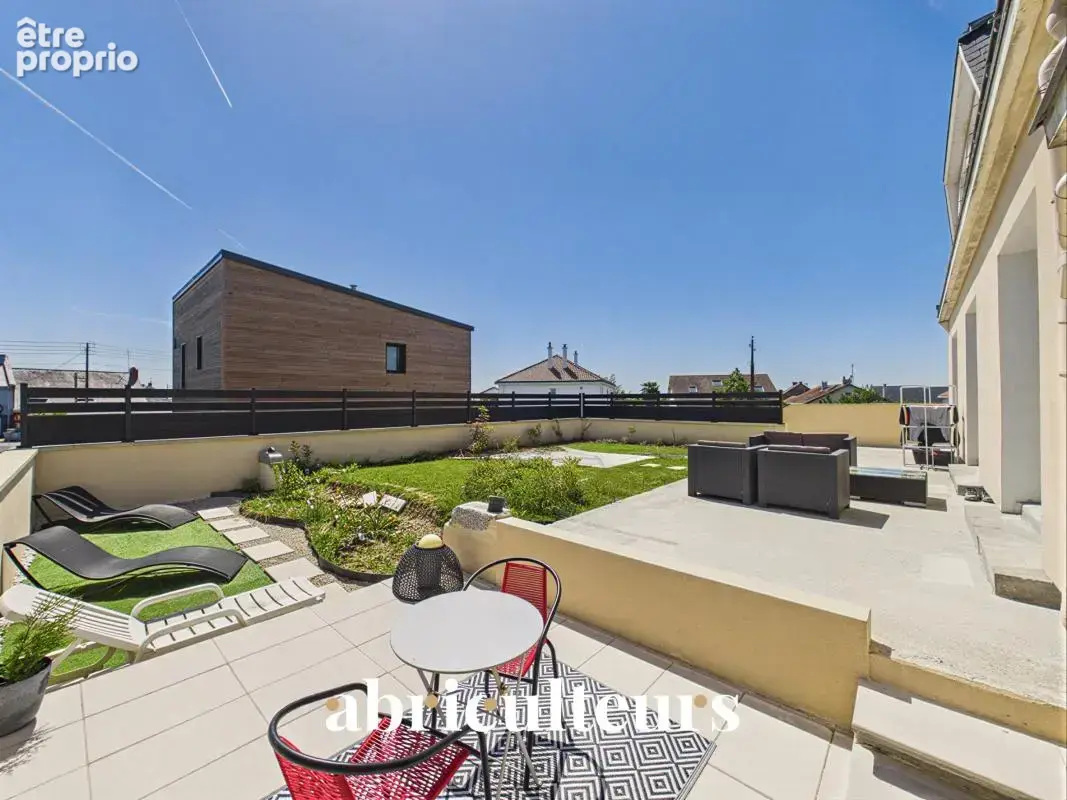Spacieuse maison de 220 m² prête à vivre en vente à Couëron bourg (44220) - photo 11