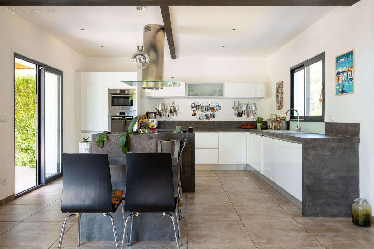 Maison à ROQUEFORT-LA-BEDOULE