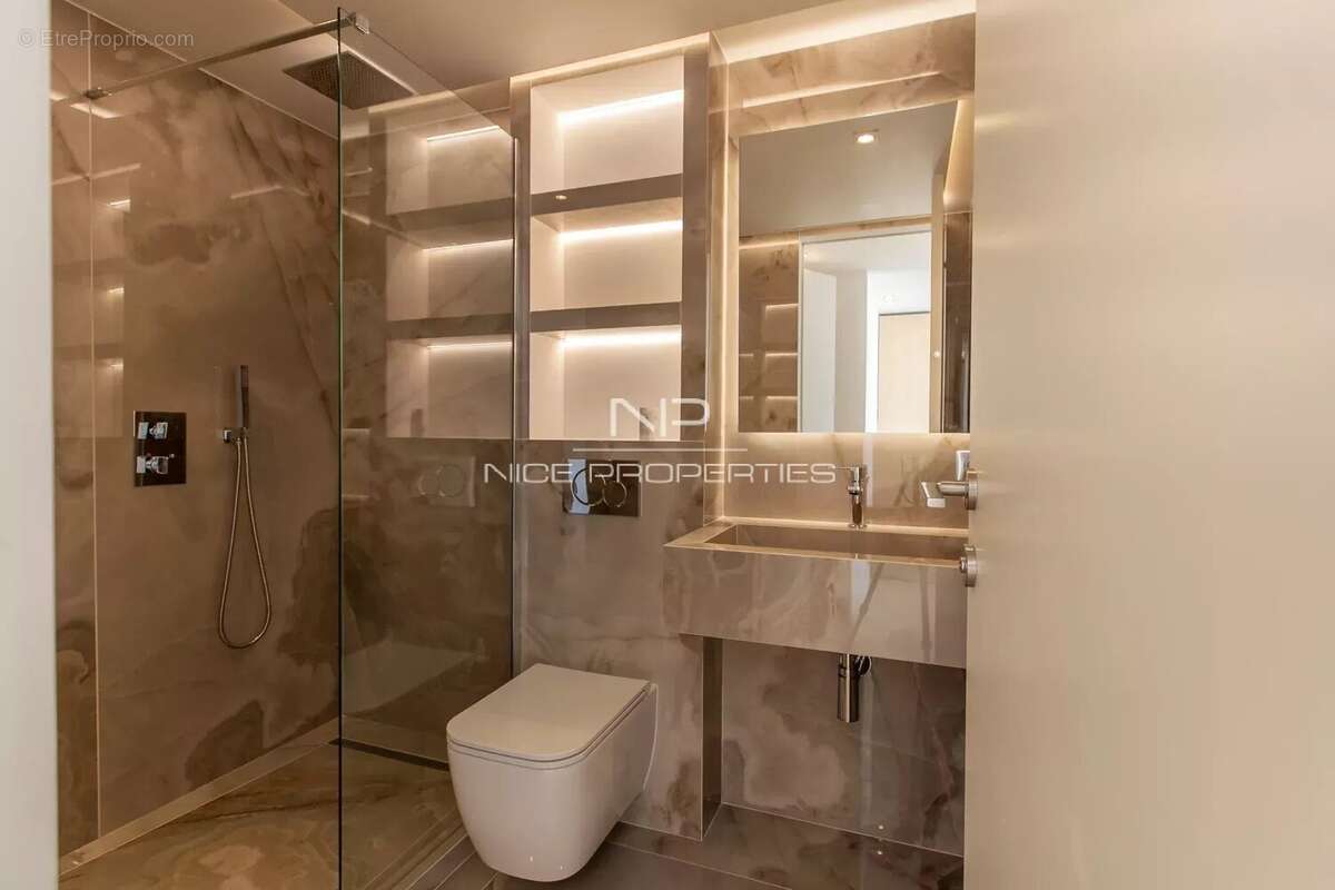 Appartement à ROQUEBRUNE-CAP-MARTIN