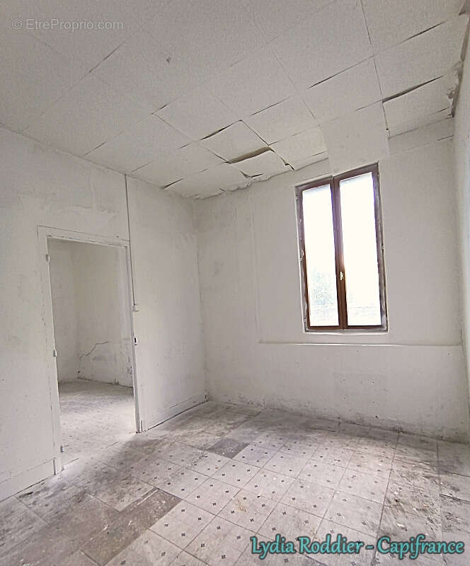 Appartement à LA MONNERIE-LE-MONTEL