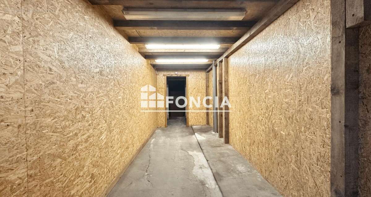 Local commercial / entrepôt - photo 8