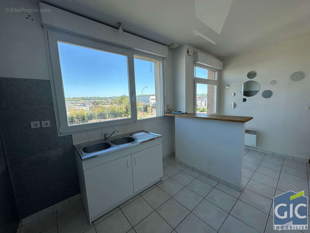 Appartement à PORT-EN-BESSIN-HUPPAIN