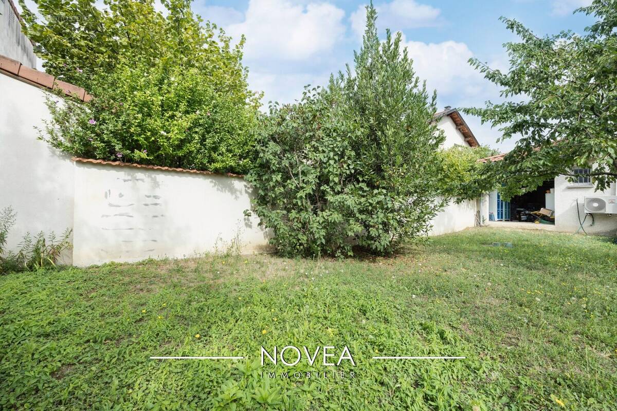 Terrain à VILLEURBANNE