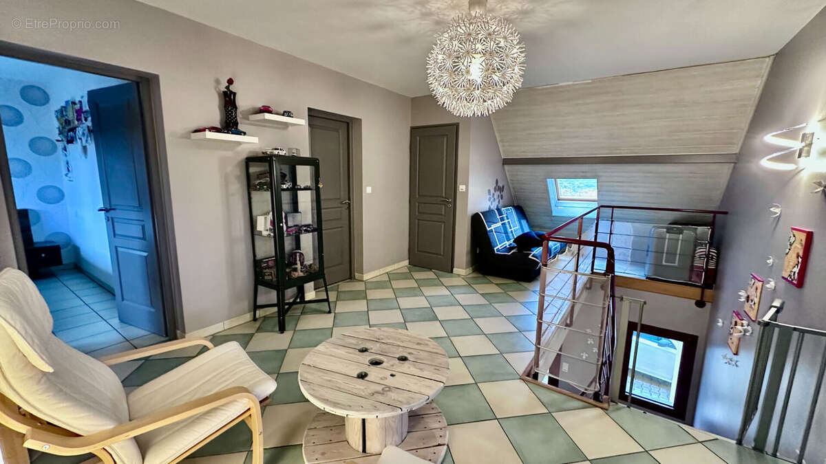 Maison à VILLARS-SOUS-ECOT