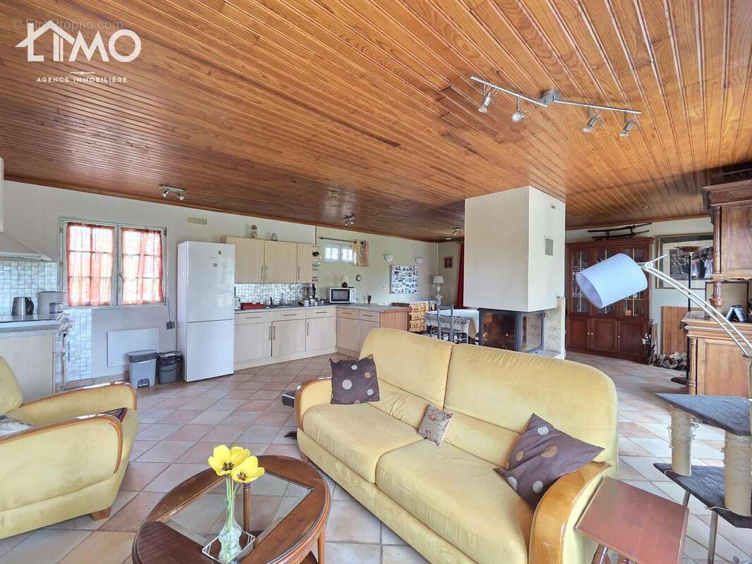 n°5 - Maison à JOURGNAC