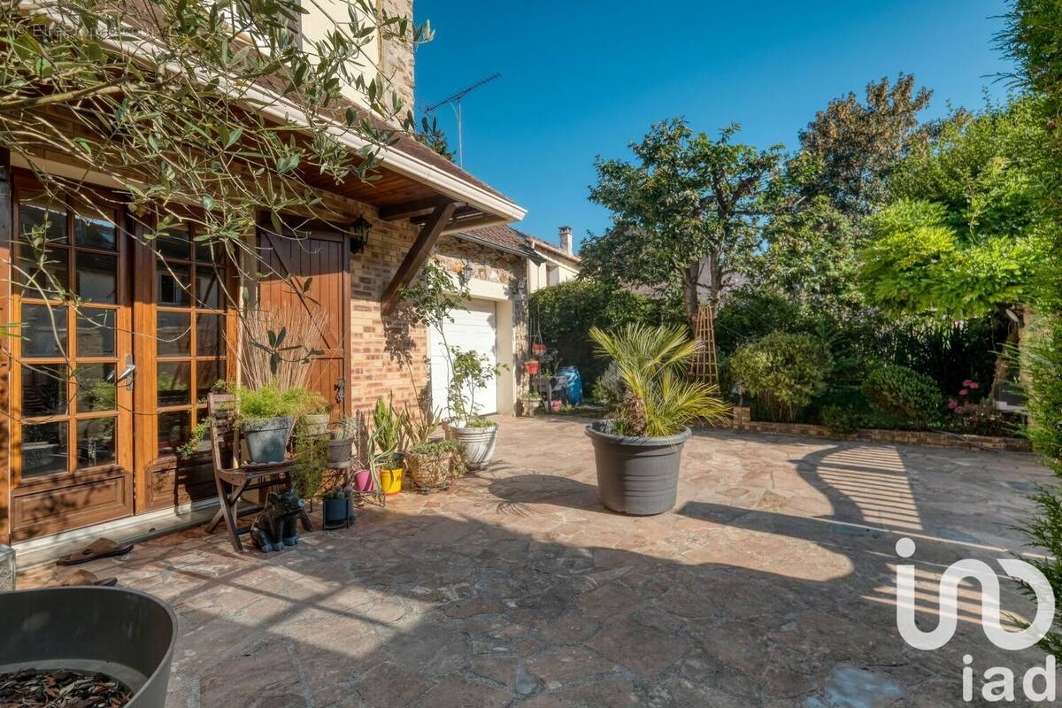 Photo 1 - Maison à SAINT-JEAN-LES-DEUX-JUMEAUX