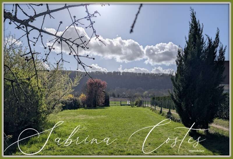 Terrain à LIMETZ-VILLEZ