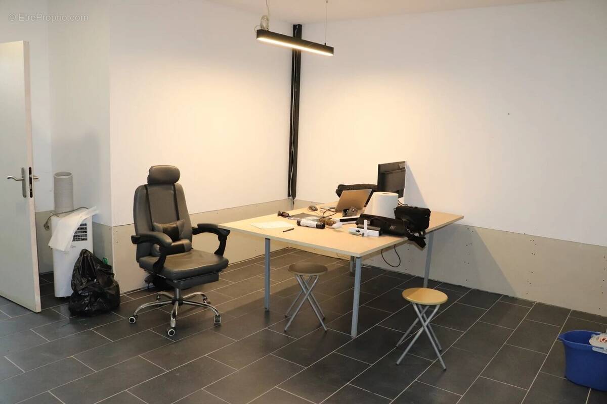 Commerce à LA FERTE-GAUCHER