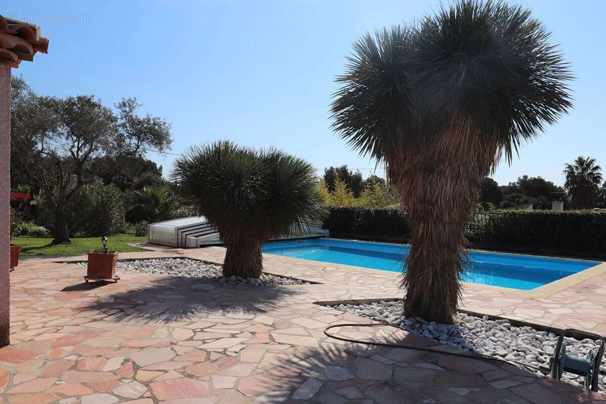 Maison à LA CADIERE-D'AZUR