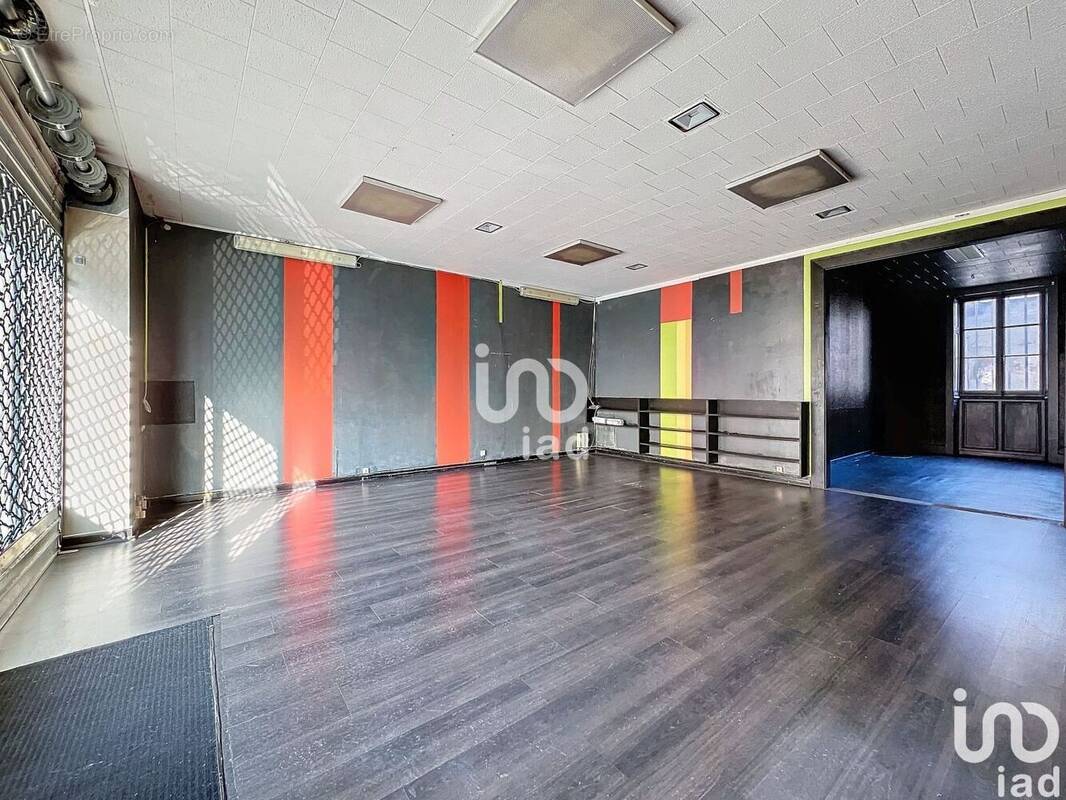 Photo 1 - Commerce à LA MOUILLE