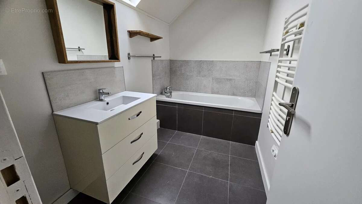 Maison à NEUVILLE-EN-FERRAIN