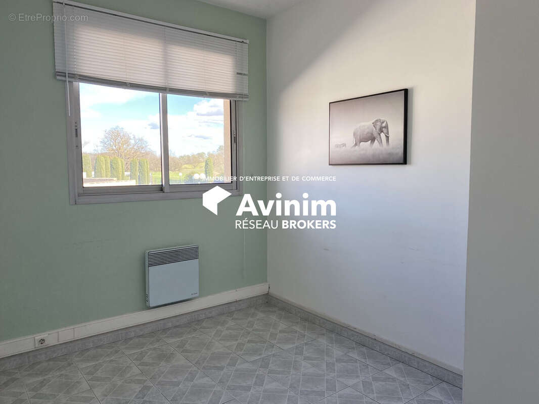 Commerce à TOURRETTES