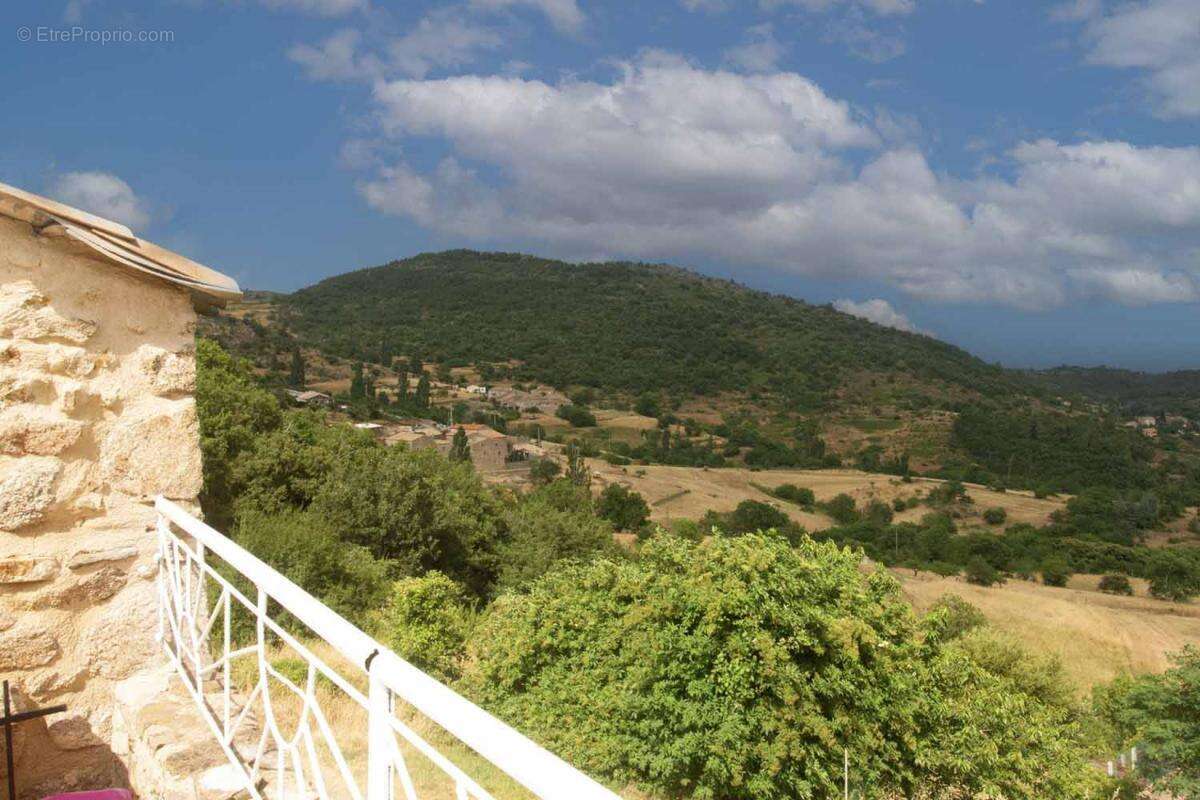 Maison à SAINT-CIERGE-LA-SERRE