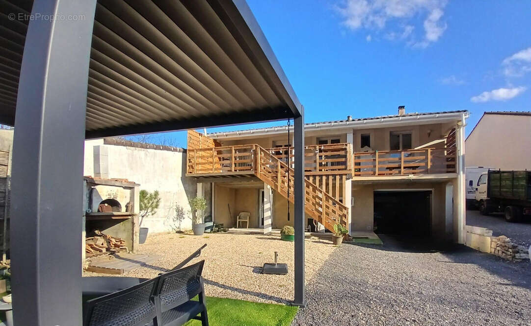 Maison à CHAMPNIERS