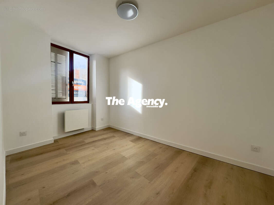 Appartement à MARSEILLE-1E