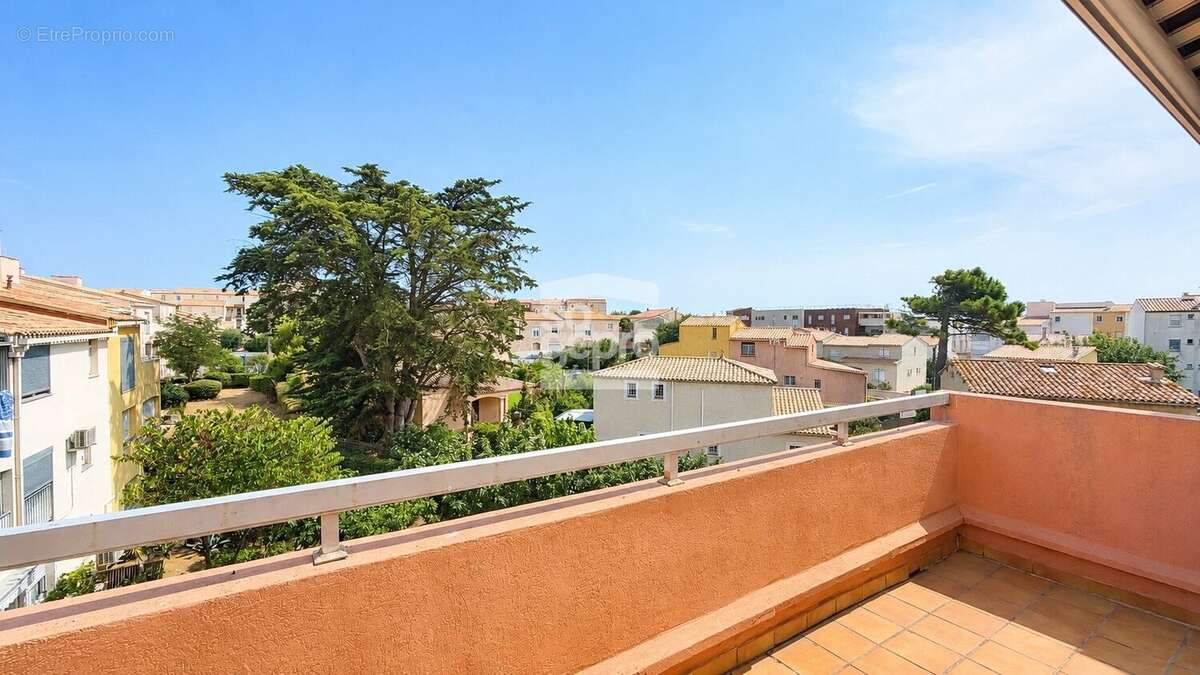 Réf : 2313 - Vente 4 Pièces Mezzanine, avec Parking secteur Les Falaises ! - photo 2