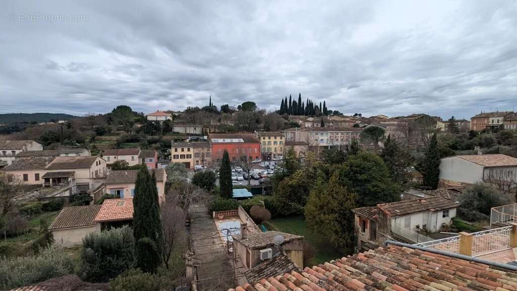 Appartement à CARCES
