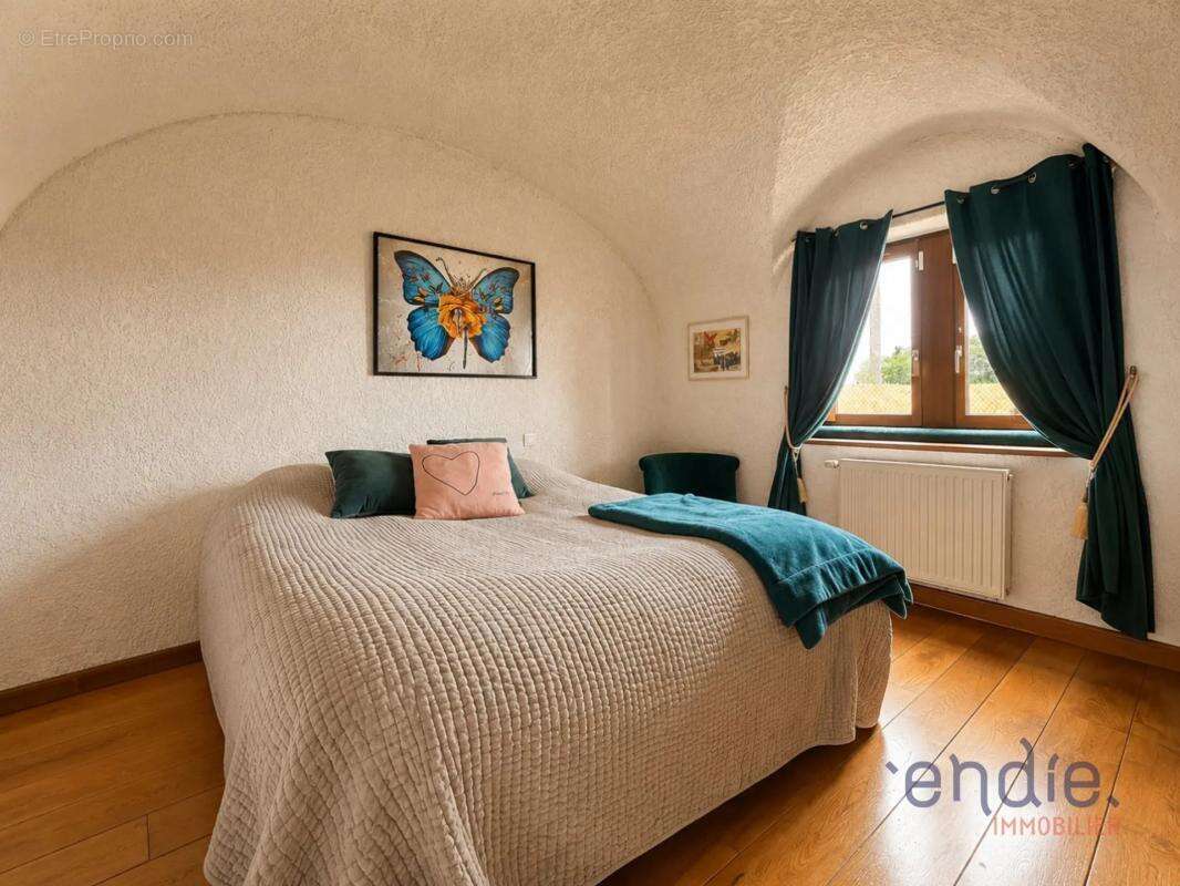 Maison de 6 pièces de 164,16 m² à Chaume-et-Courchamp - photo 4