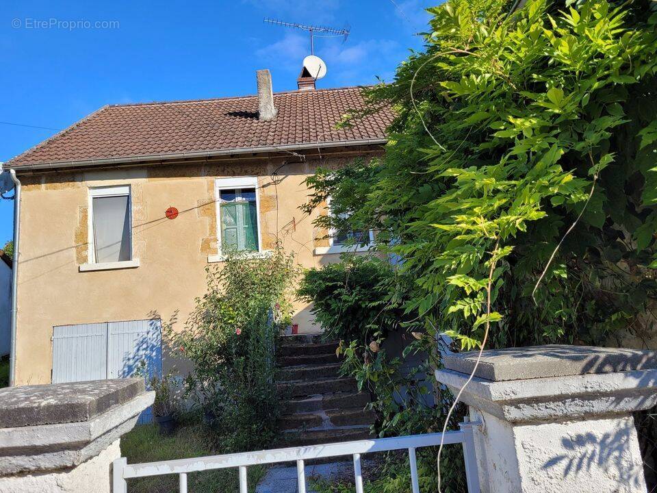 Maison à BAZOCHES