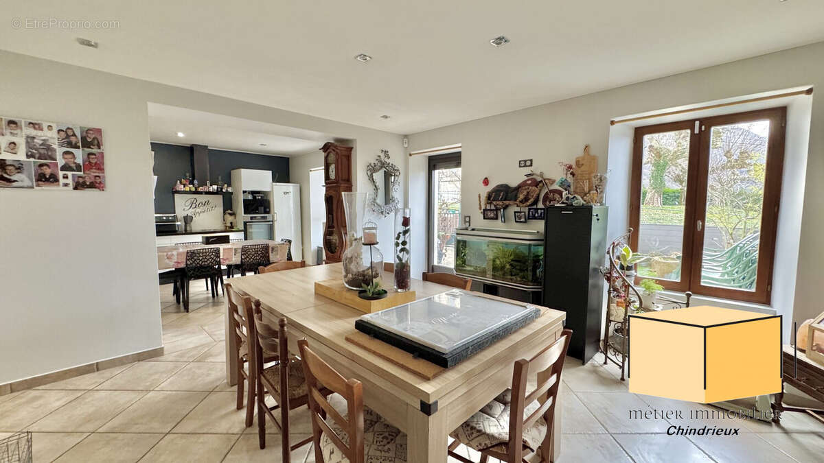 Maison à CHINDRIEUX