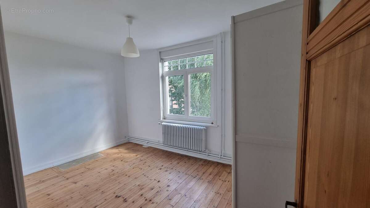 Maison bourgeoise de caractère  sur 3 niveaux–7 chambres – 2 salles d'eau,2 WC  Idéale pour une grande famille ou un investisseu - photo 20