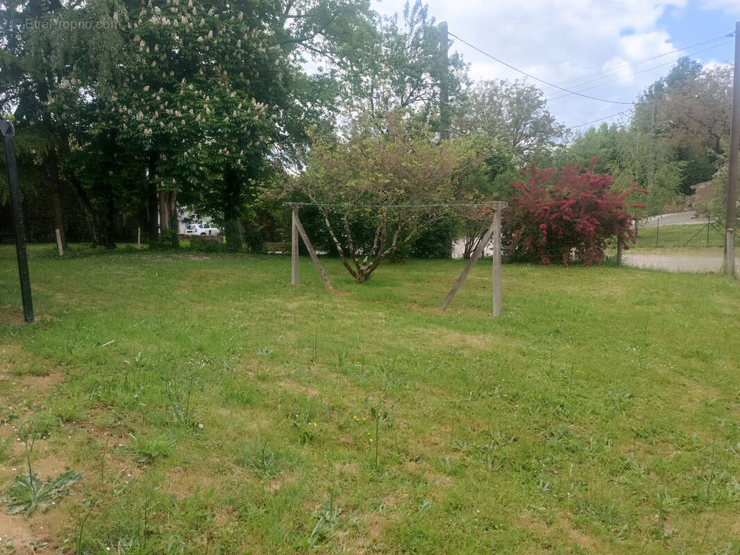 Maison à BUSSIERE-POITEVINE