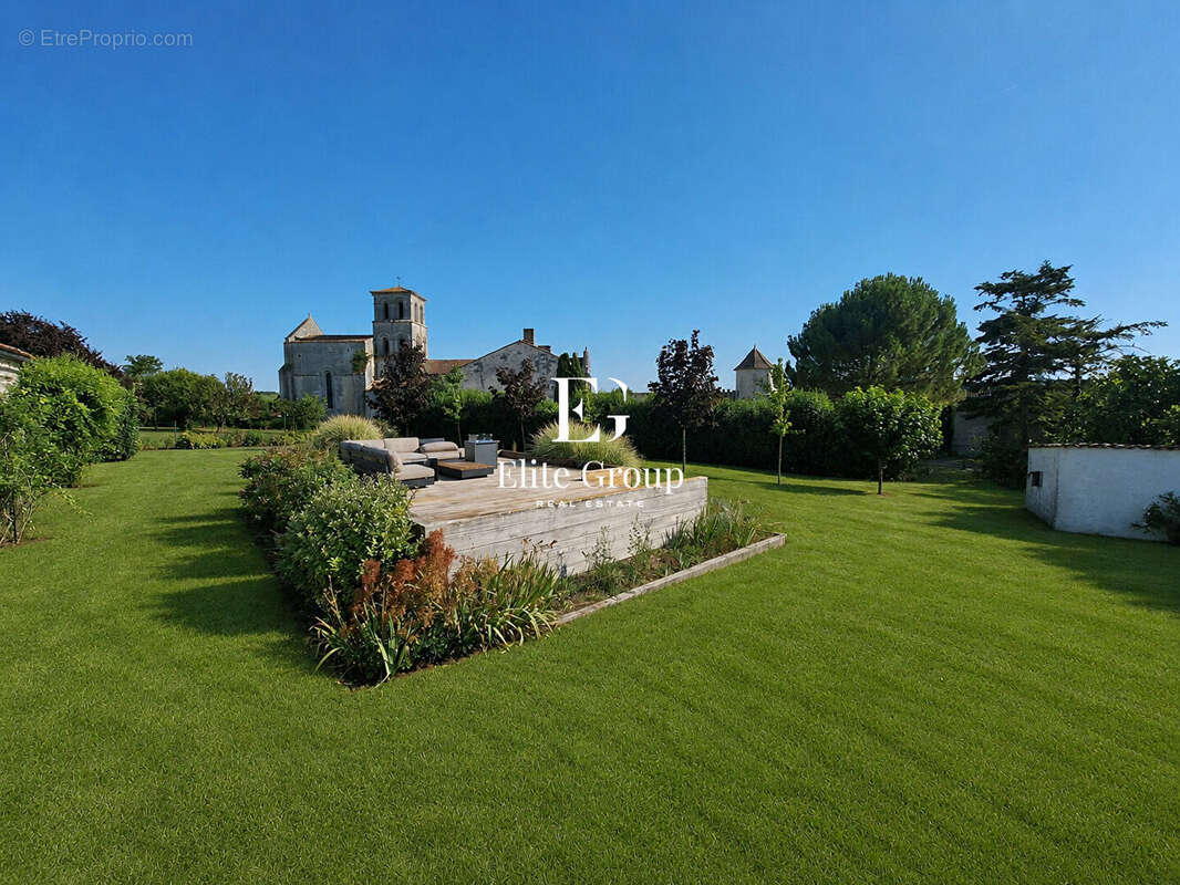 A vendre magnifique maison de caractère proche de cognac - 7 pièces - 360 m² - photo 18