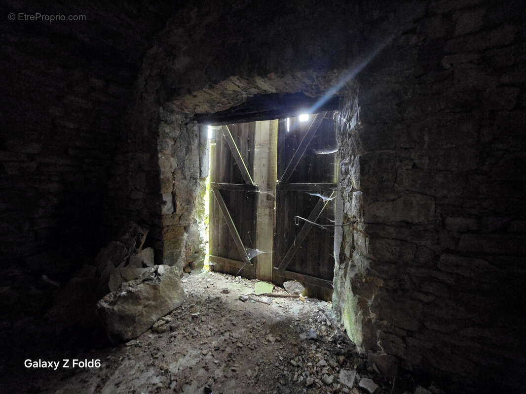 A vendre La Cavalerie - Belle grange à réhabiliter - photo 5