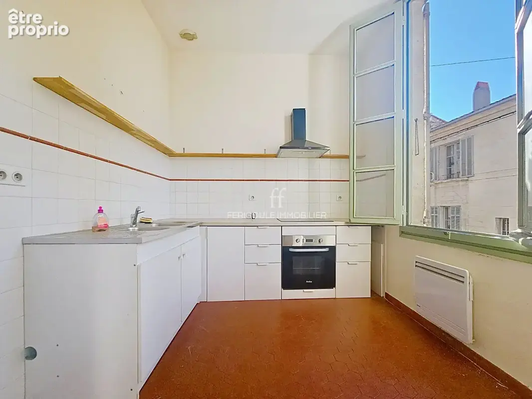 Avignon intra-muros. Appartement 4 pièces 78 m2 dans un hôtel particulier - photo 3
