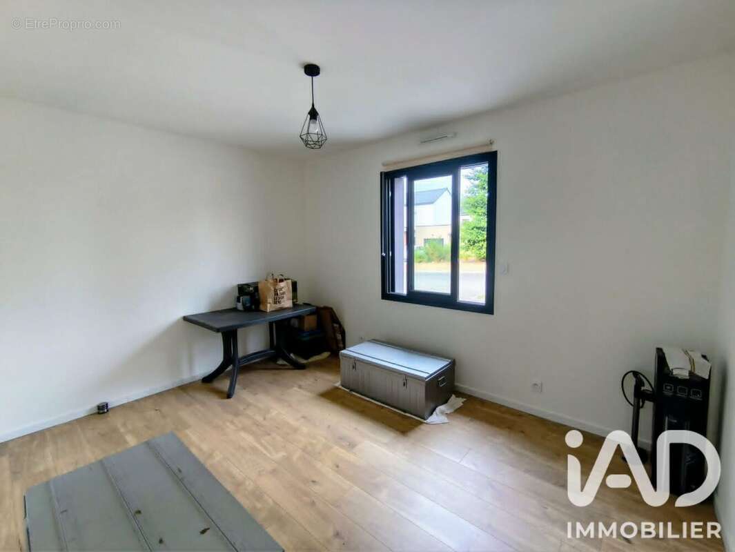 Maison 148 m² à La Chapelle-Des-Fougeretz  - photo 7