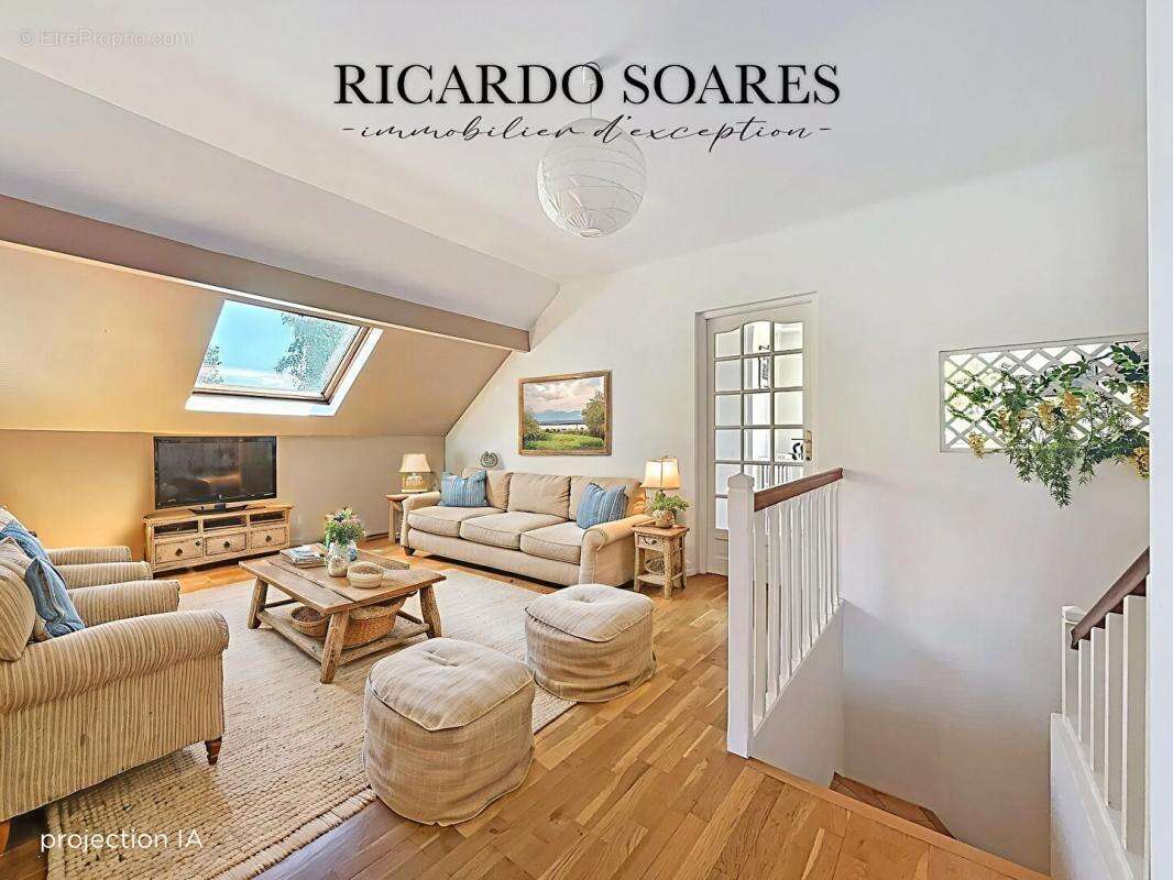 Maison à LE THILLAY