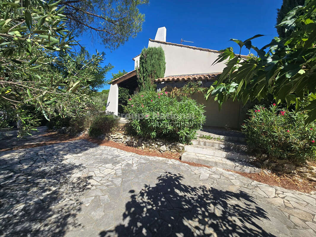 Villa familiale de 165 m² , jardin, terrasses, Aramon - photo 10