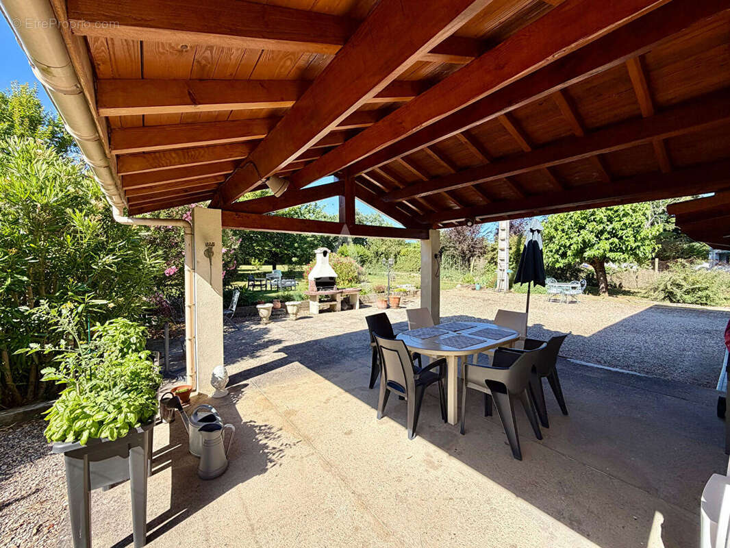 Maison rénovée de 106 m² sur plus de 3 400 m² de terrain clos - photo 8