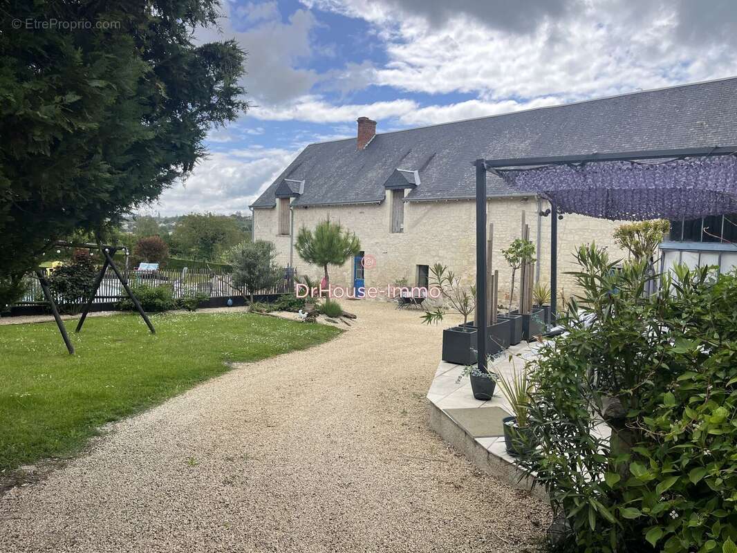 Maison à OYRE