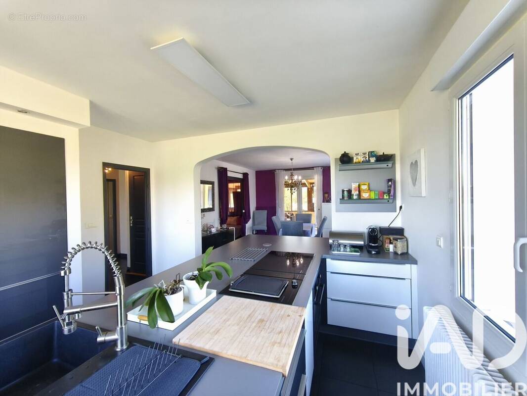 Photo 1 - Maison à LES MARTRES-D&#039;ARTIERE