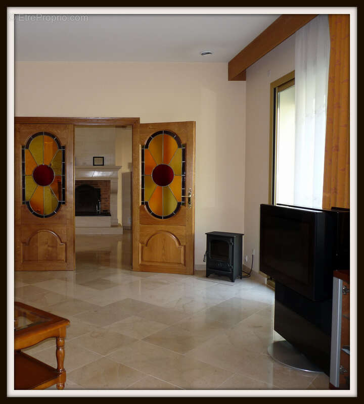 Maison à MONTGESTY