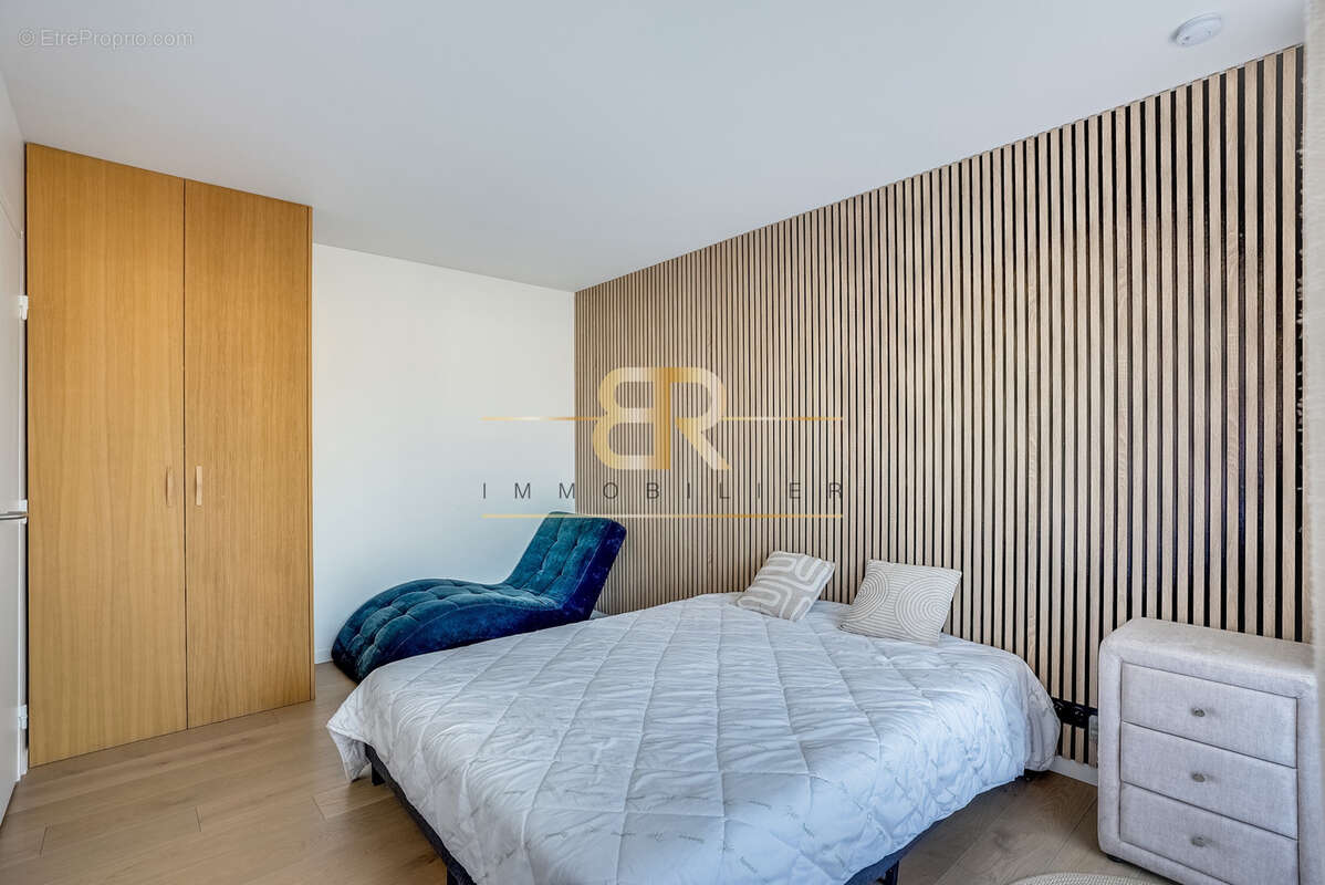 Étage élevé - balcons - refait à neuf - photo 6