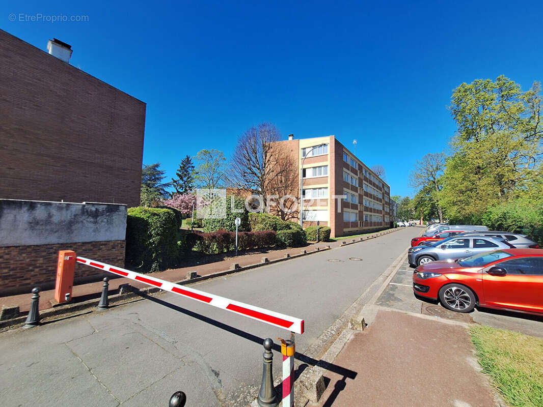 Appartement à VERNEUIL-SUR-SEINE