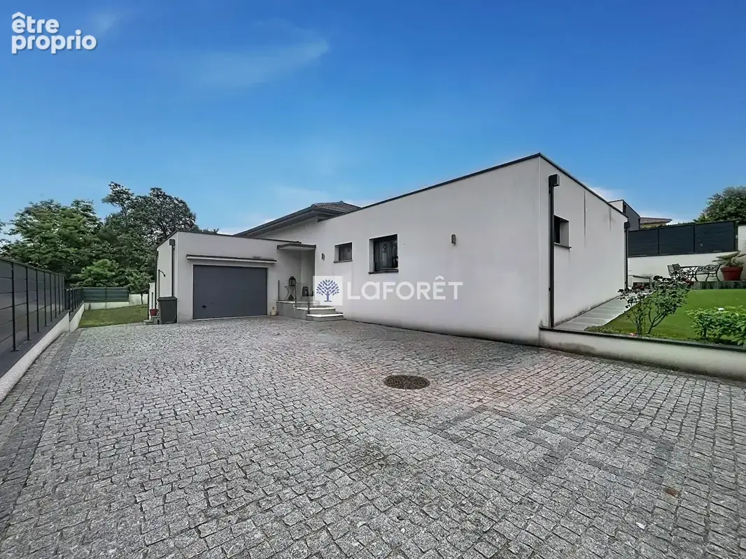 Maison contemporaine de plain-pied avec piscine chauffée et prestations haut de gamme - photo 3