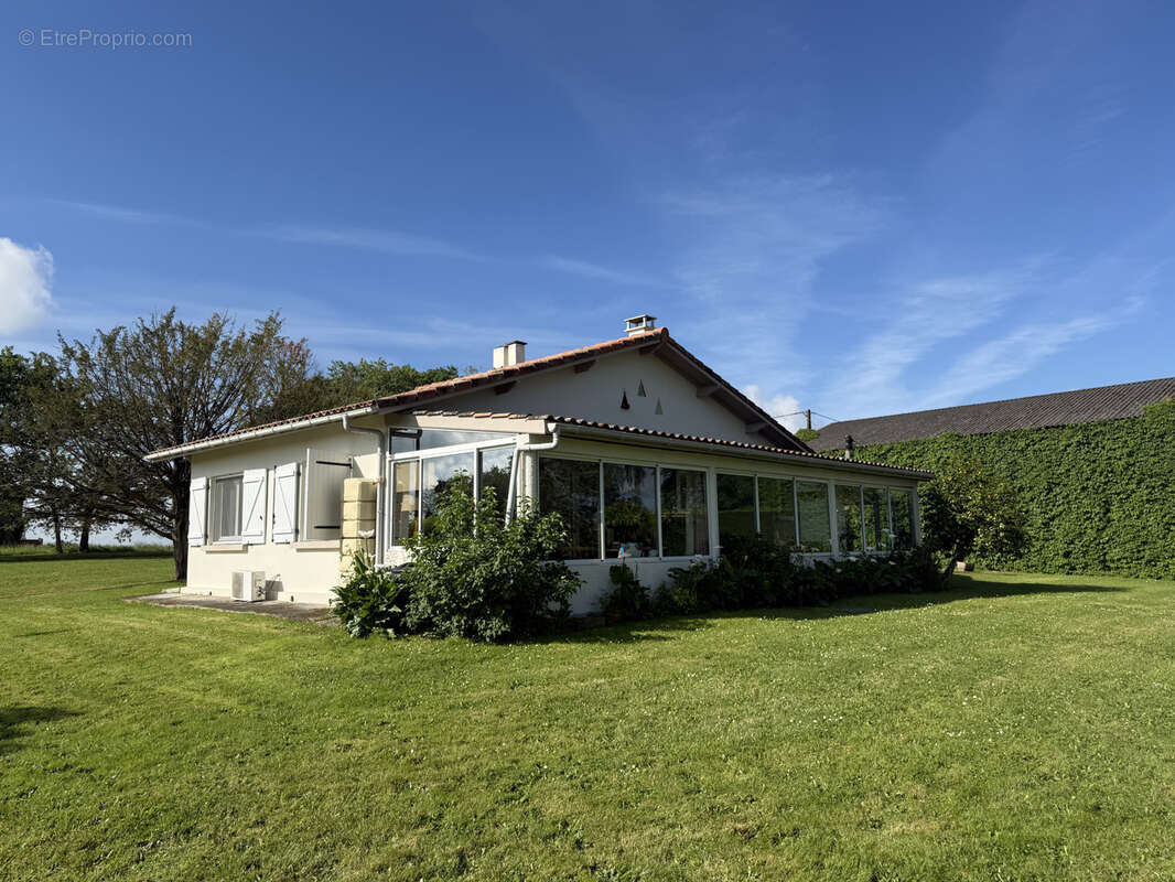 Maison à CASTELNAU-D'AUZAN