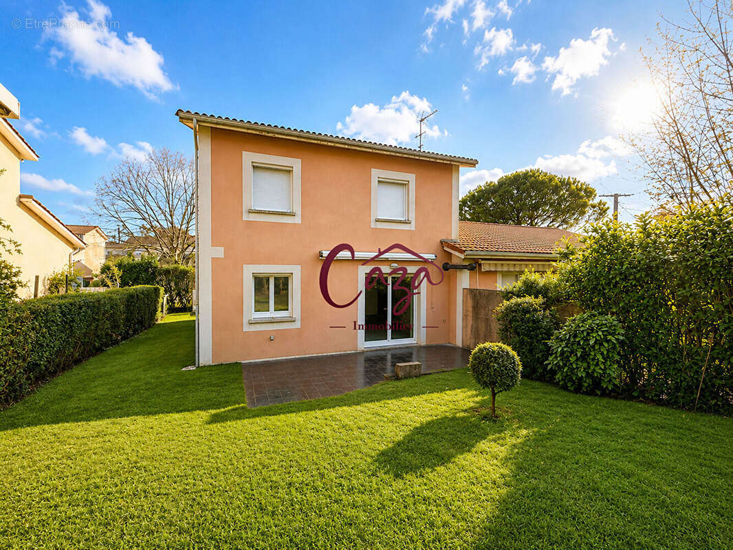 Maison à FARGUES-SAINT-HILAIRE
