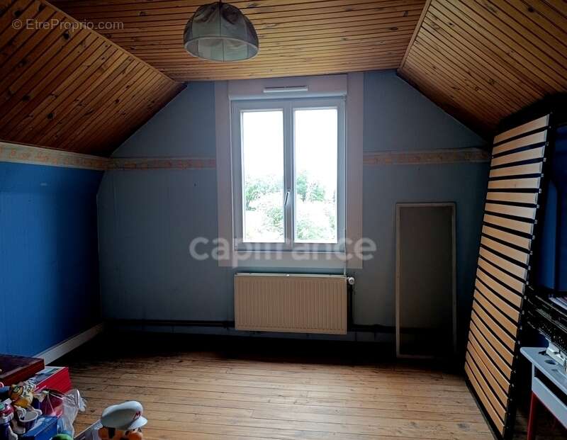 Maison à CROISILLES