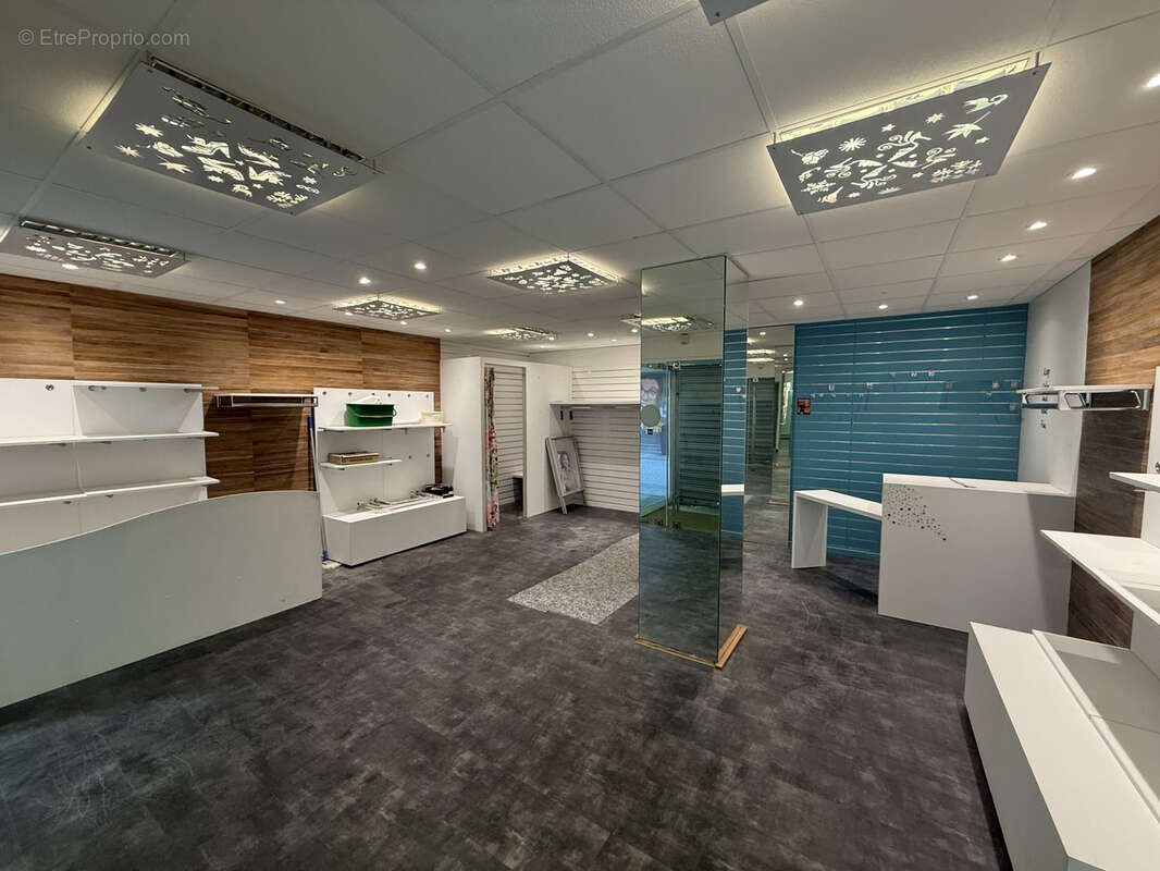 Commerce à MOUTIERS