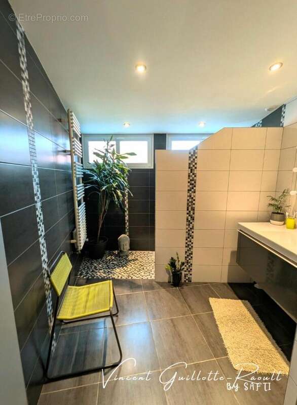 Maison 102 m² à Saint-Leger-Les-Vignes  - photo 4