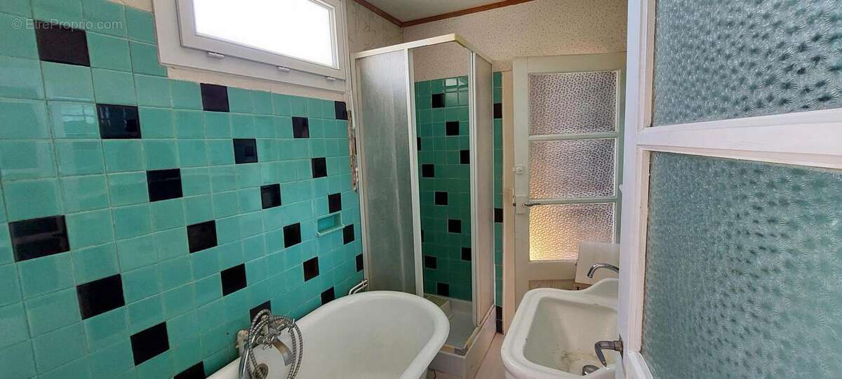 Maison 160 m² à Viriville  - photo 13