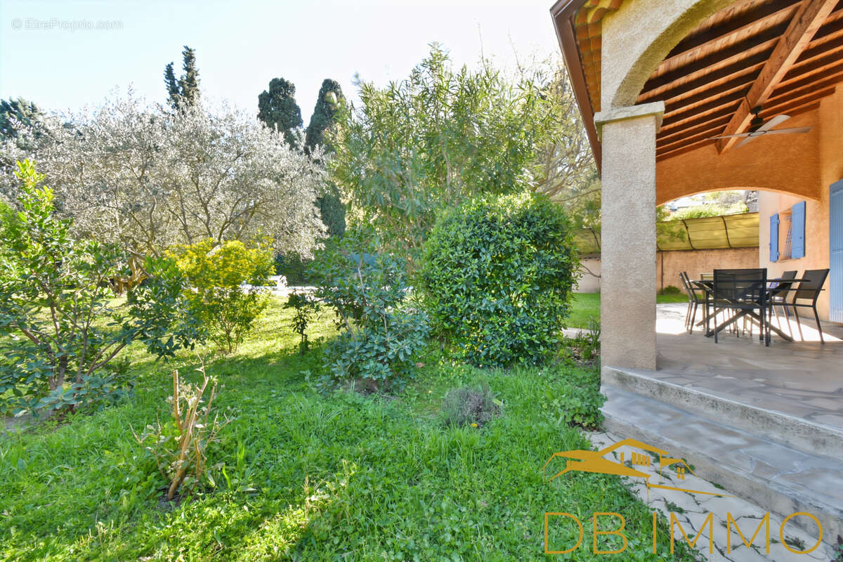 Maison à CHATEAUNEUF-DE-GADAGNE